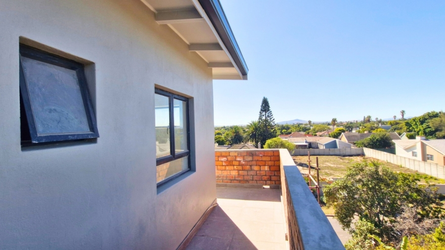 2 Bedroom Property for Sale in Table View Western Cape